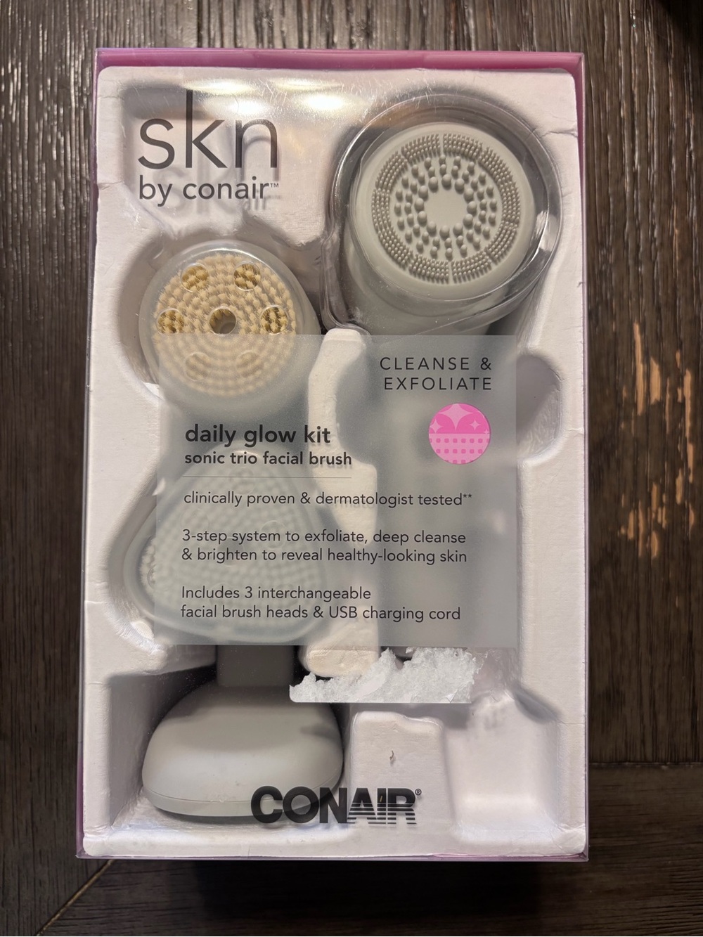 skn by conair Daily Glow Kit Sonic Facial Brush - White